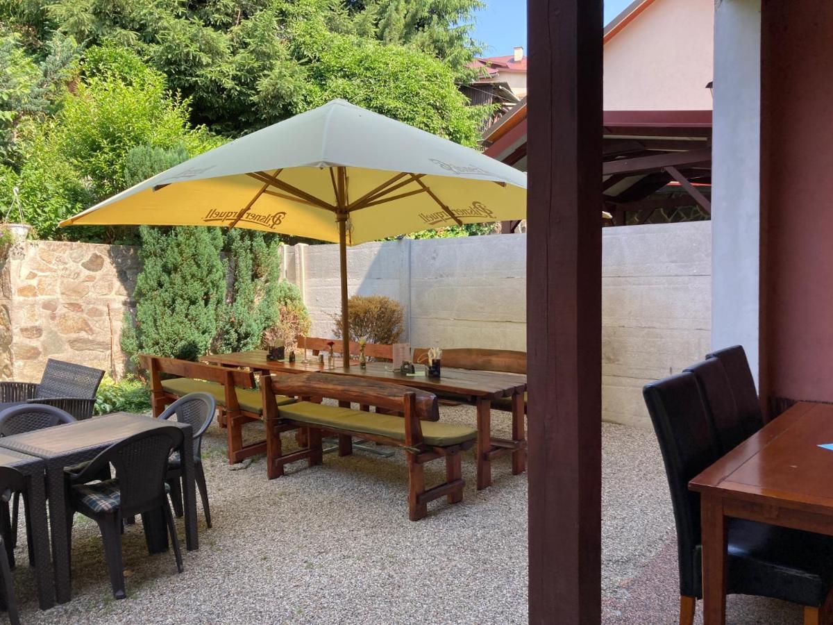 Country House & Restaurant Hronec Екстериор снимка