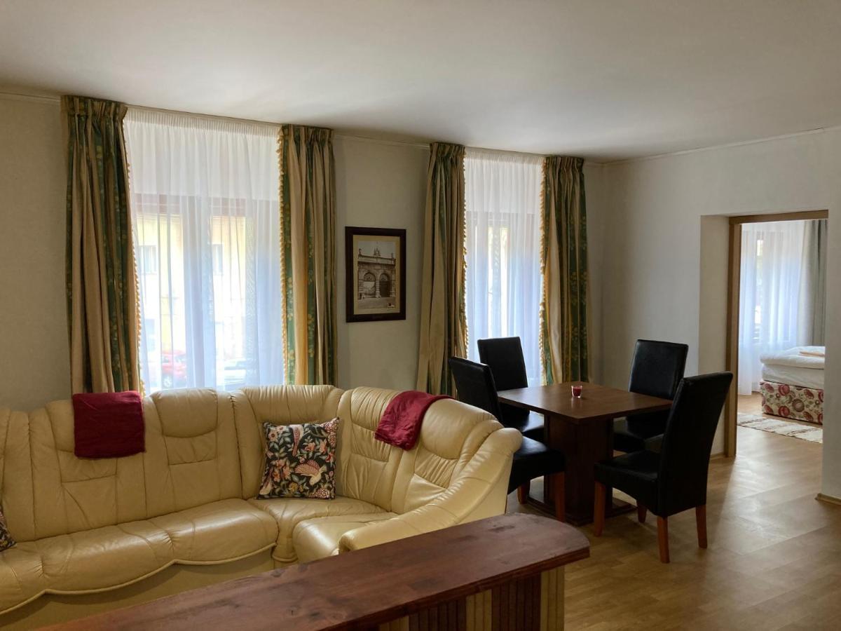 Country House & Restaurant Hronec Екстериор снимка