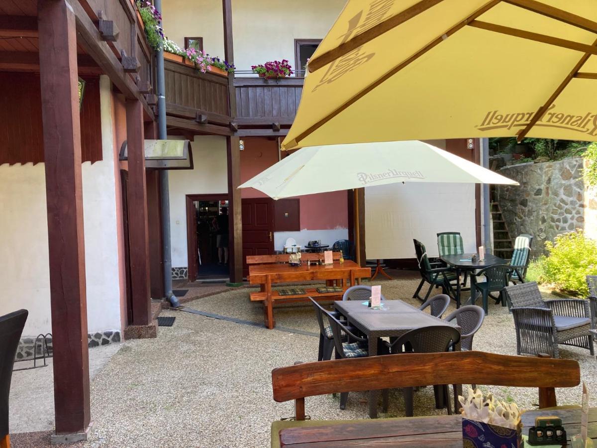 Country House & Restaurant Hronec Екстериор снимка